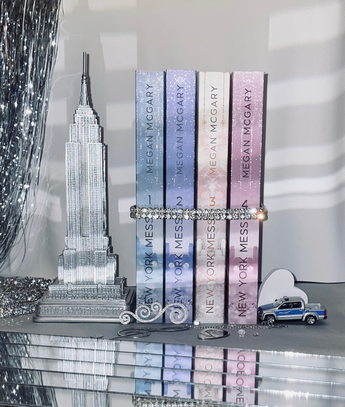 BUCHBOX "New York Mess" alle 4 Bände mit Goodies
